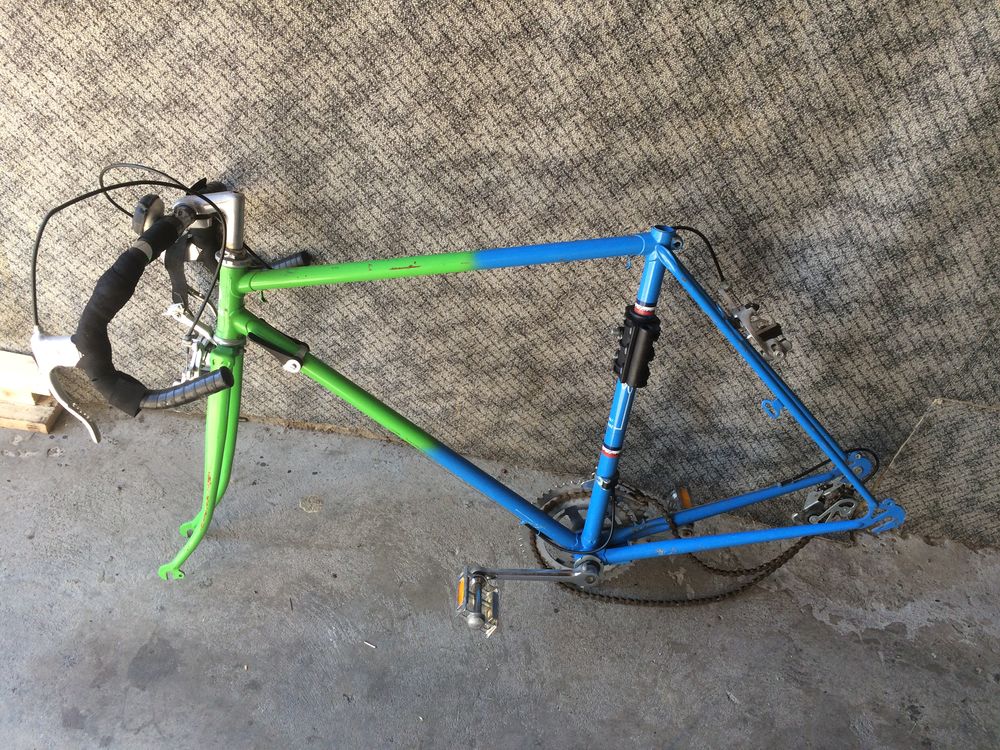 R&eacute;cup&egrave;re, d&eacute;barrasse tout type de vieux v&eacute;lo. Vélos