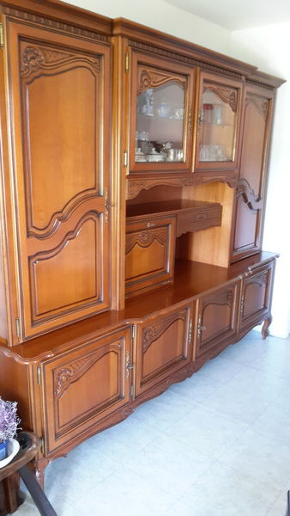  buffet plus table plus vitrine en merisier Meubles