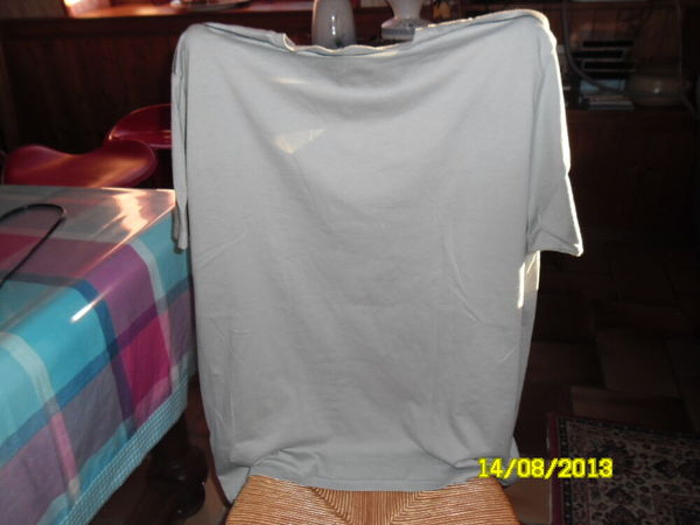 tee-shirt Vêtements