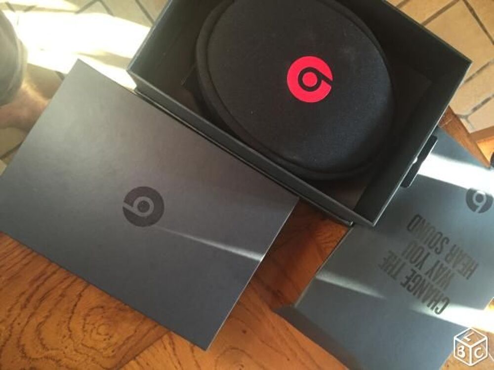 Casque supra-auriculaire sans fil Beats Solo2 Audio et hifi