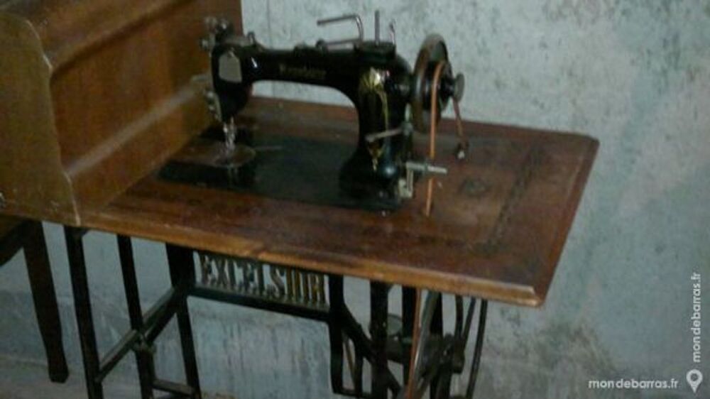 Machine &agrave; Coudre Ancienne Electroménager