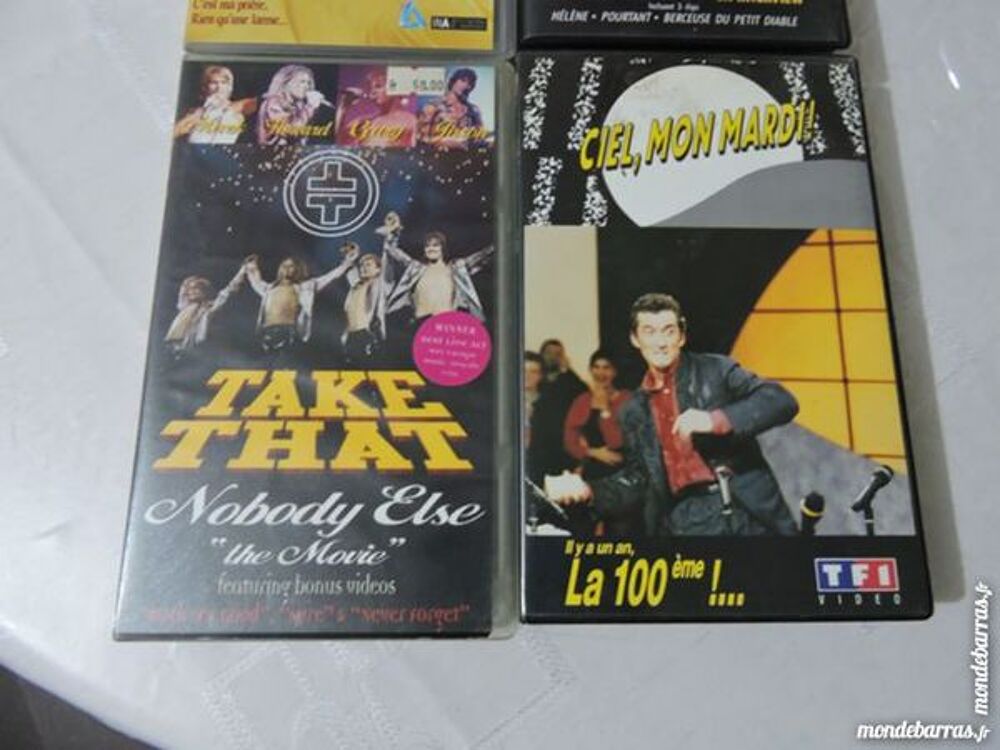 Cassettes VHS Chanteurs/TV DVD et blu-ray