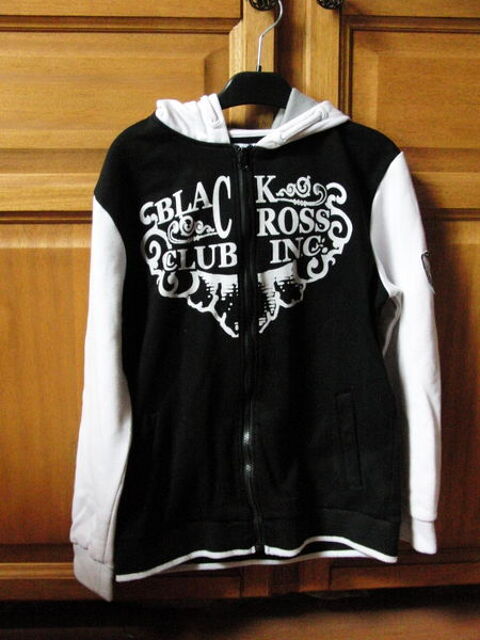 gilet  capuche 14 ans noir et blanc 7 Laumesfeld (57)