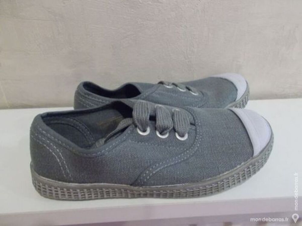 CHAUSSURES DE SPORT TOILE MIXTE NEUVE POINTURE 31 Chaussures
