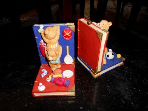 serre-livres ourson 
50 Monflanquin (47)