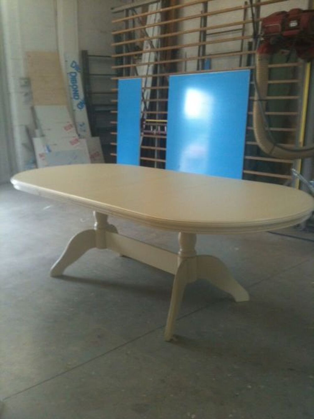 table ovale beige 10 couverts Meubles