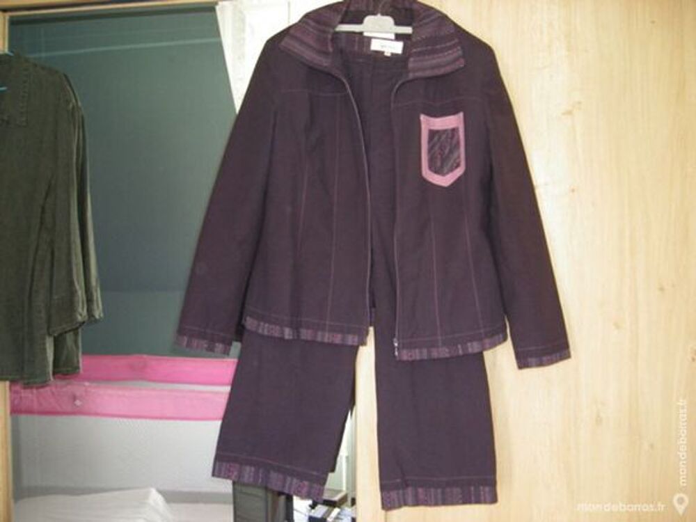 ENSEMBLE VESTE PANTACOURT Vêtements