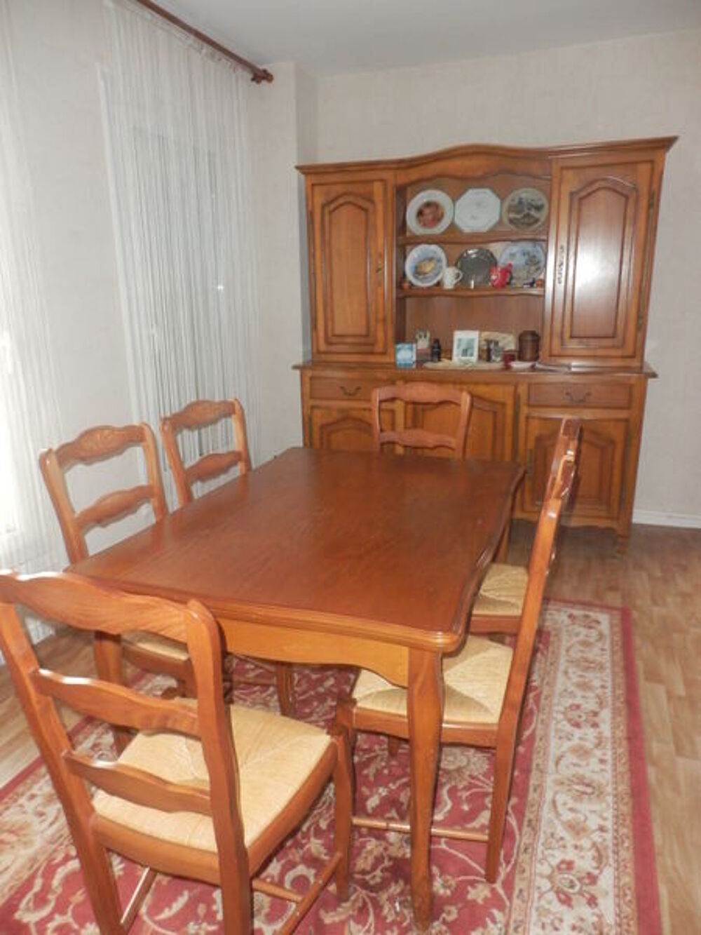 table + chaise Meubles