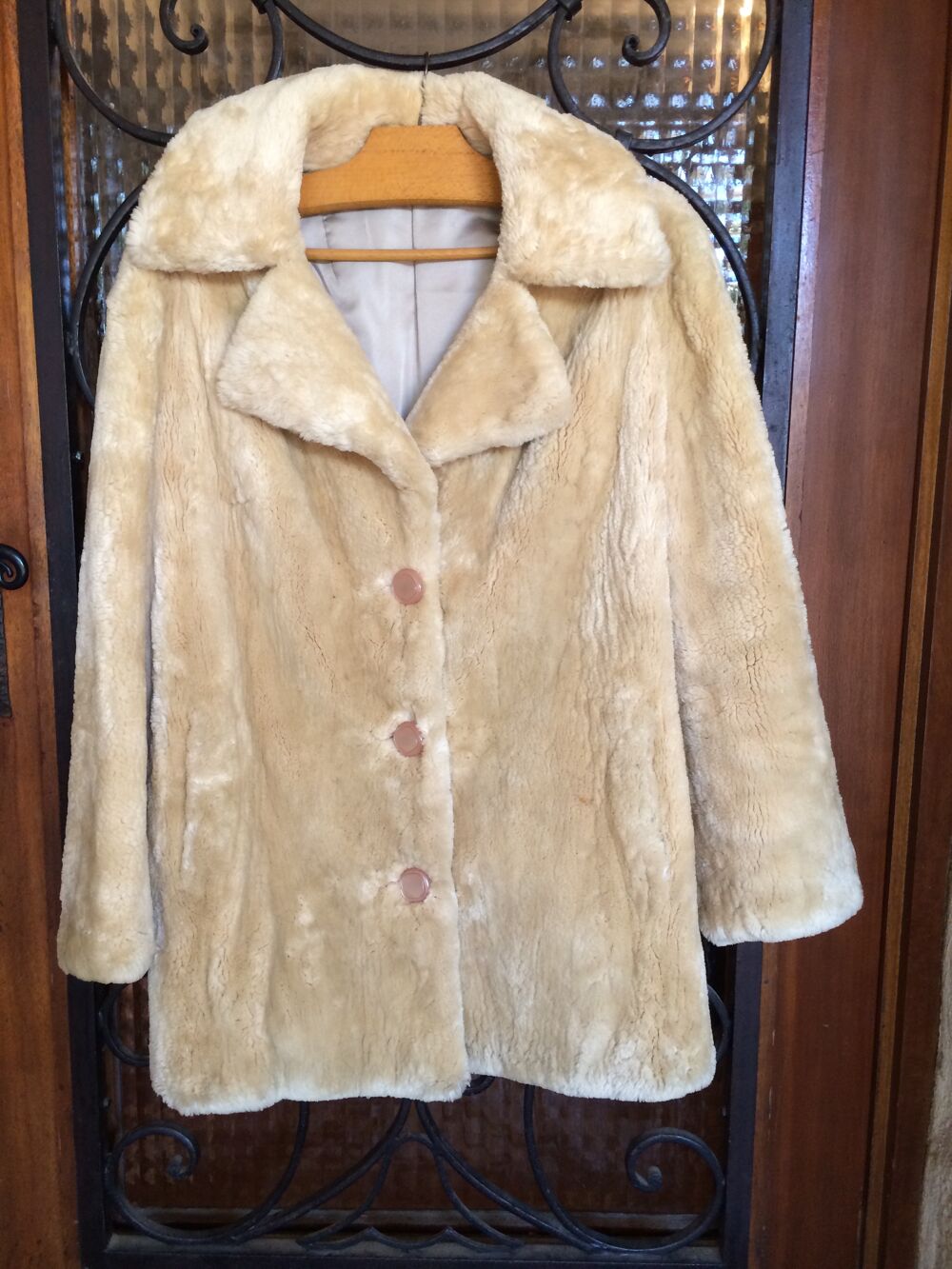 Veste en mouton dor&eacute; retourn&eacute; Vêtements