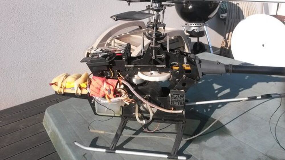 h&eacute;licopt&egrave;re rc ergo 30 Jeux / jouets