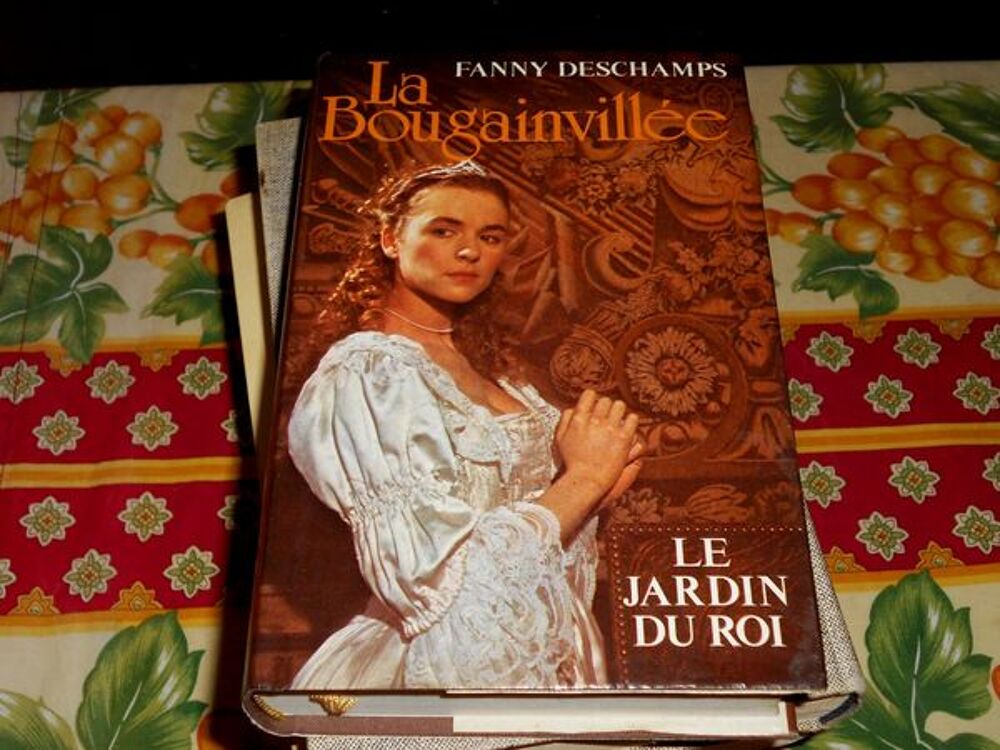 Fanny Deschamps la Bougainvilli&eacute;e le jardin du roi Livres et BD