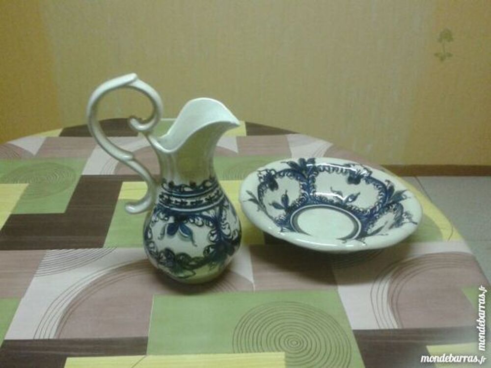 vasque et cruche en porcelaine Dcoration
