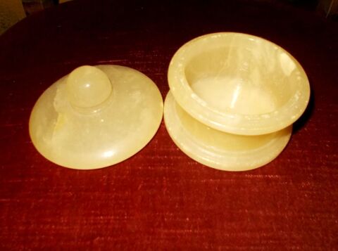 Bote  bijoux bonbonnire en Albtre D : 10cm 50 Monflanquin (47)