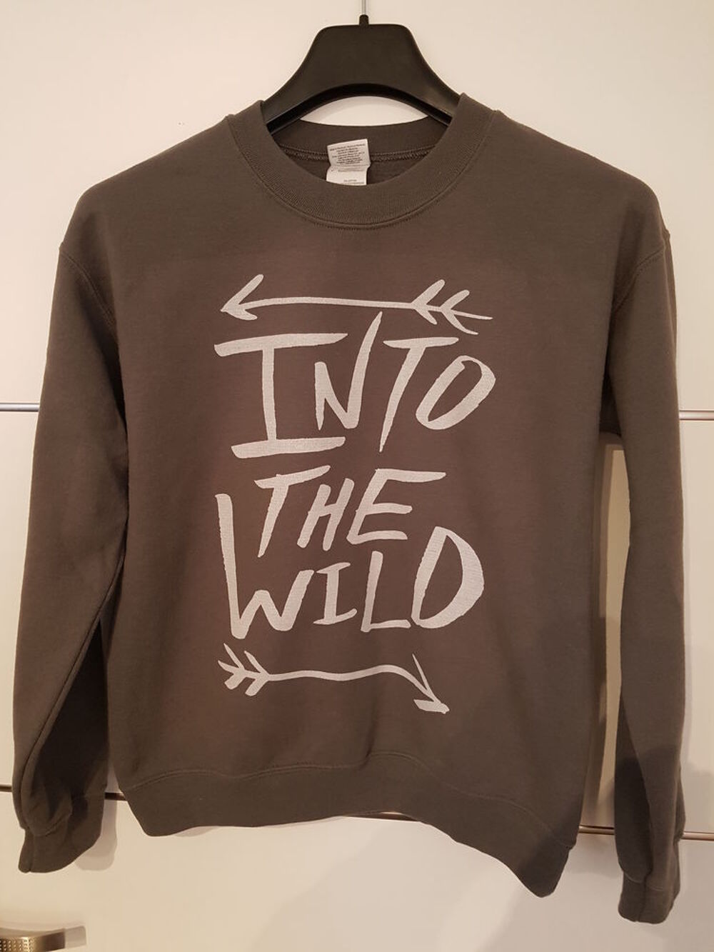 Pull Neuf "Into the wild" Gris femme homme S Vêtements