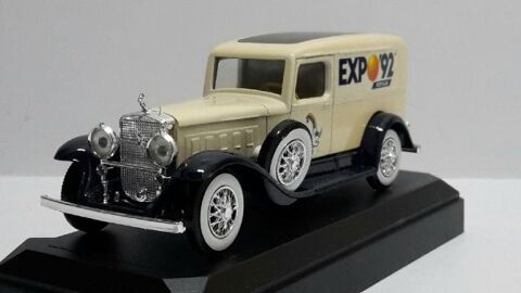 Cadillac V16 Van EXPO 92 - 1931 28 Follainville-Dennemont (78)