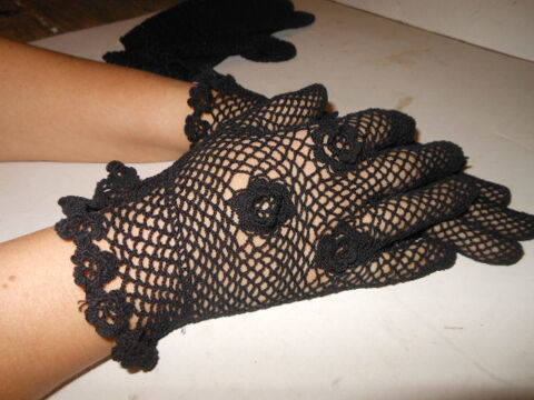gants au crochet avec dentelle fleur pa44 18 Grézieu-la-Varenne (69)