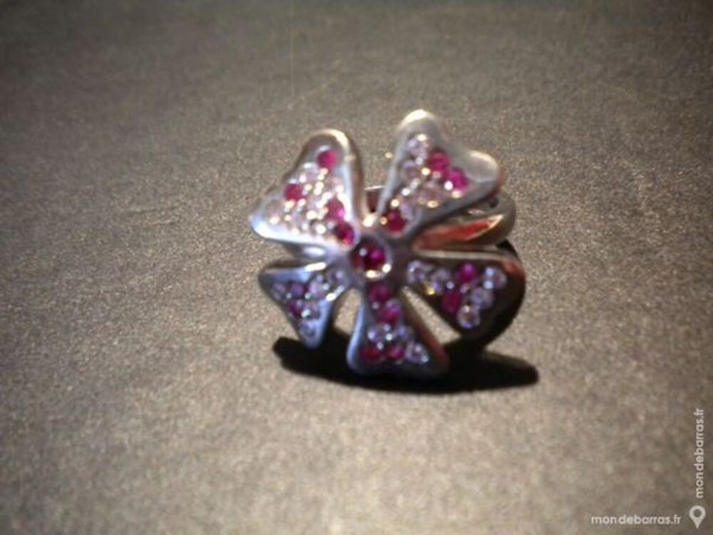 BAGUE &laquo; Fleur &raquo; In&egrave;s Bijoux et montres