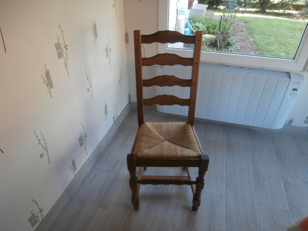 table ovale plus 4 chaises Meubles