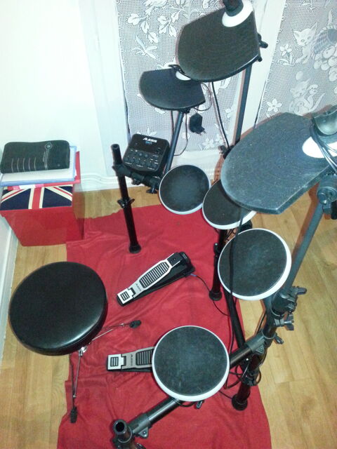 Batterie electronique Alesis Dm Lite 190 Charleville-Mzires (08)