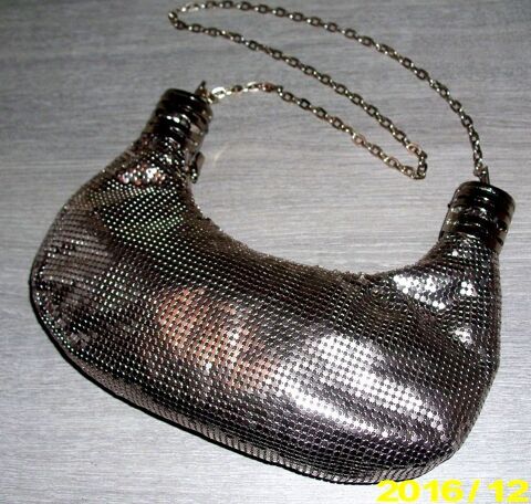 Petit sac pour sortir  en maille jersey métal argenté 45 Antibes (06)