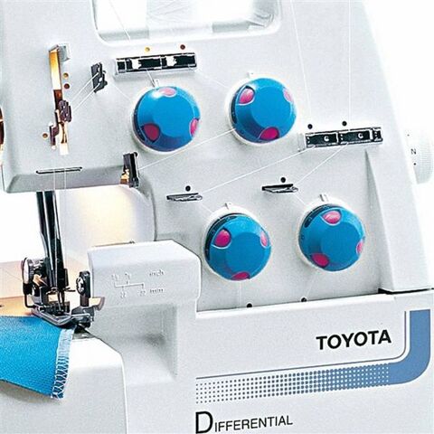 surjeteuse TOYOTA
model SL 1 T 250 Boucau (64)