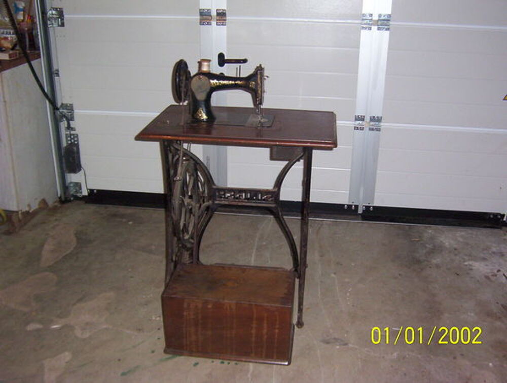 machine &agrave; coudre Meubles