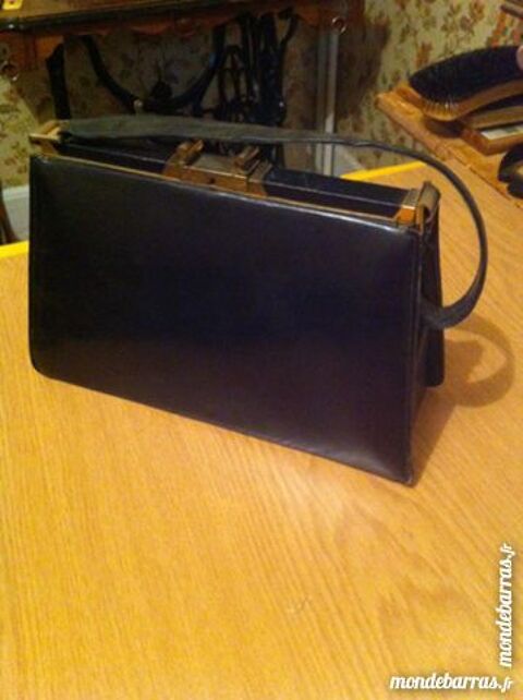 trs ancien sac  main noir en cuir 15 Saint-Vallier (71)