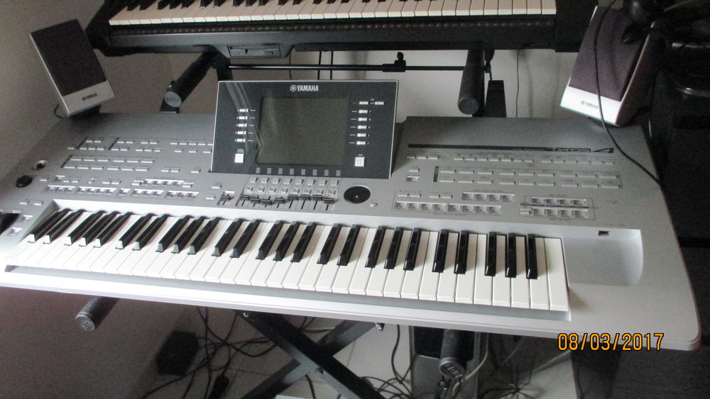 CLAVIIER ARRANGEUR YAMAHA TYROS 4 Instruments de musique
