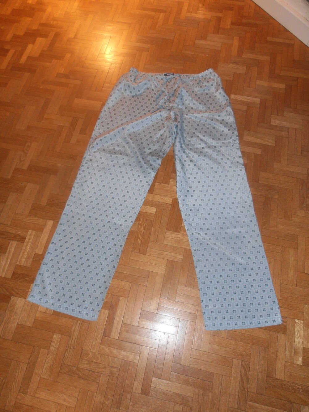 Pyjama 3 pi&egrave;ces soie et cachemire (80) Vêtements