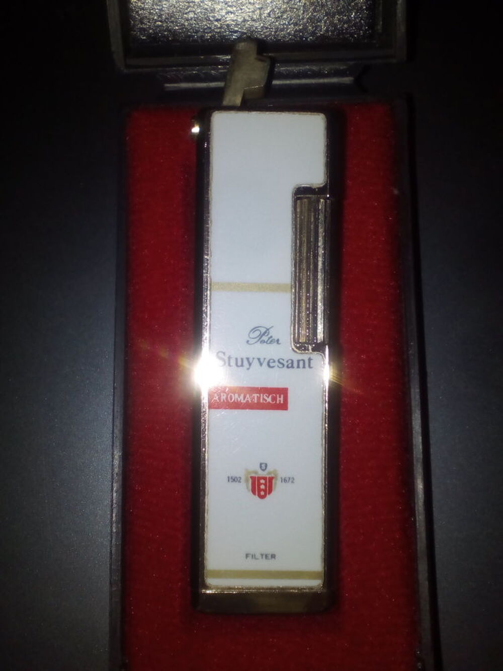 BRIQUET Peter Stuyvesant dans son &eacute;tui 