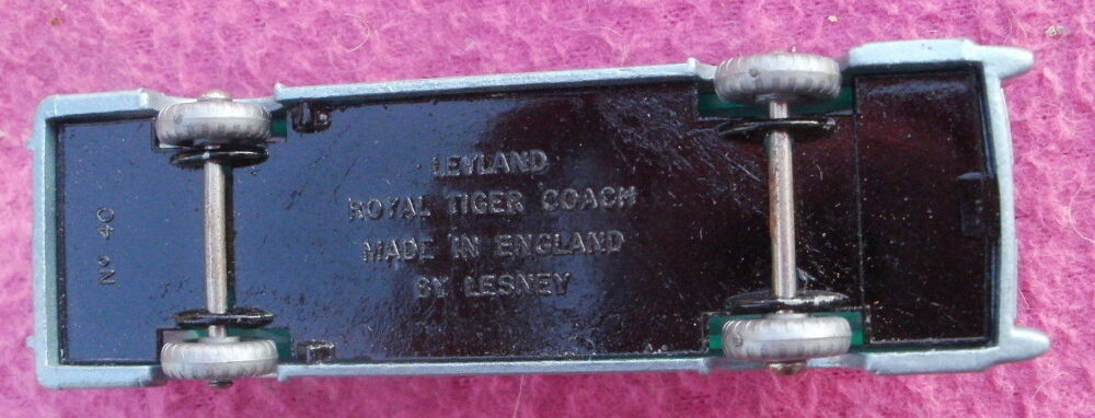 BUS MINIATURE LEYLAND ROYAL TIGER COACH N&deg; 40 