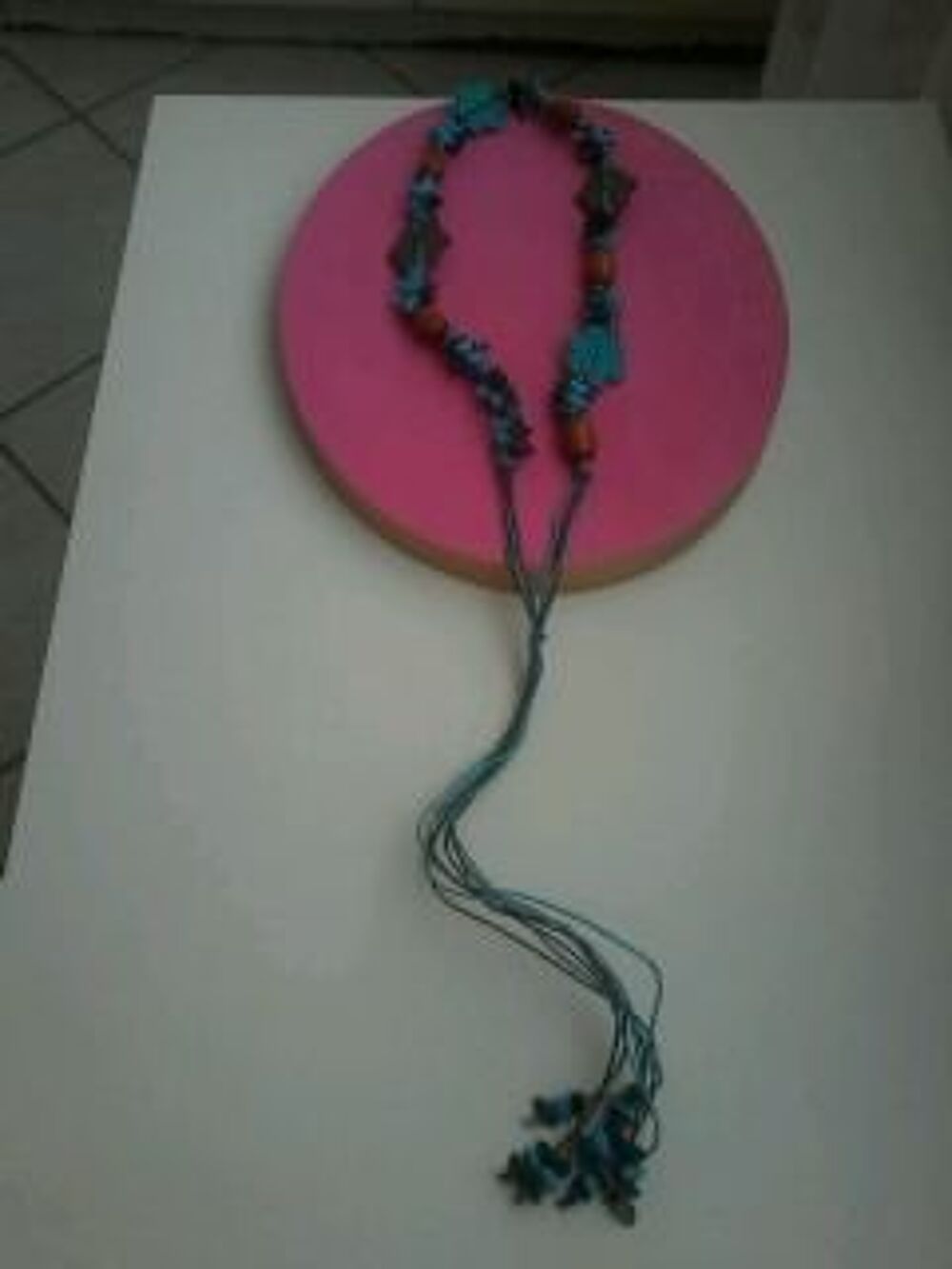 collier neuf motifs en bois l&eacute;ger turquoise vert Bijoux et montres
