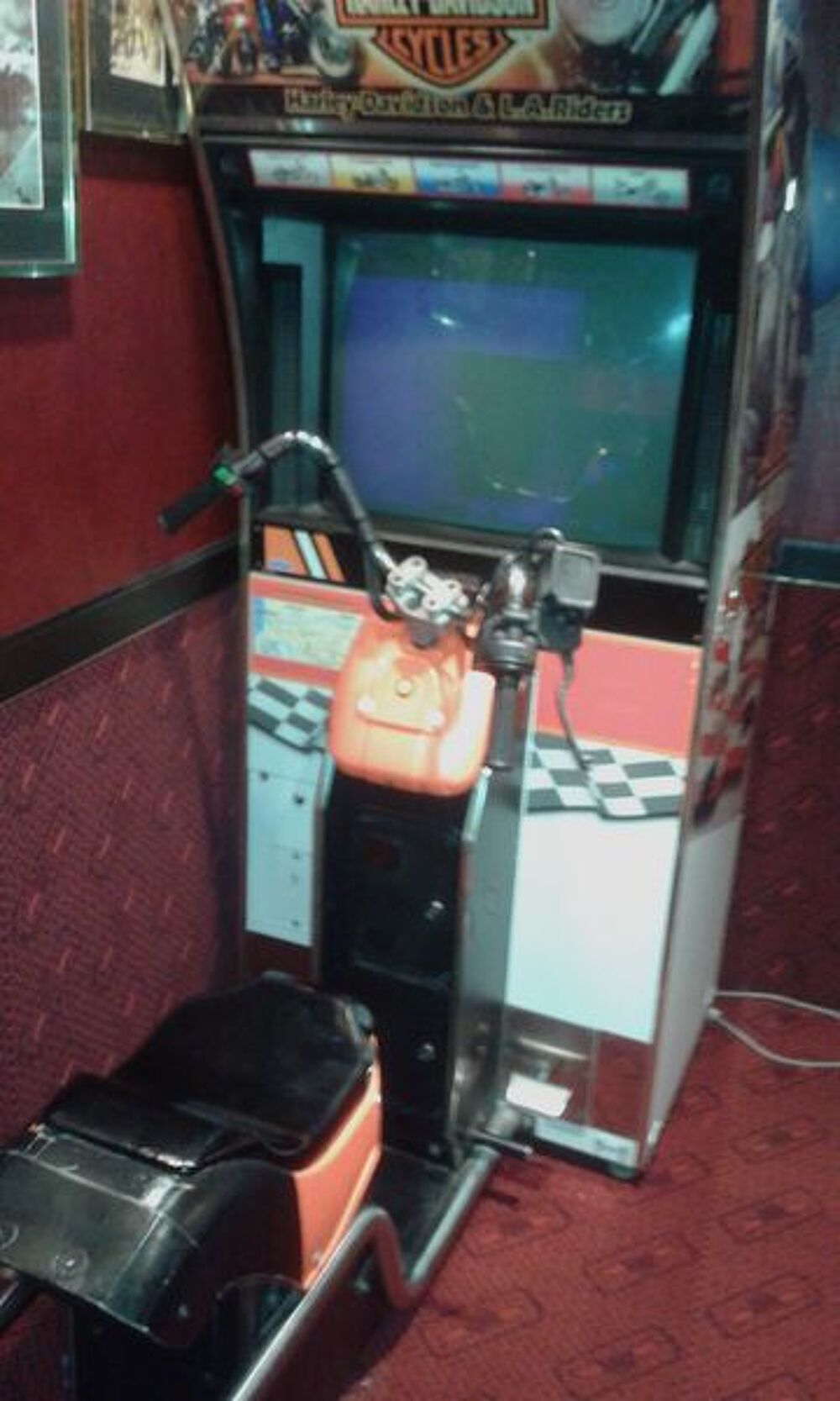 Recherche borne d'arcade avec jeu de moto. Jeux / jouets