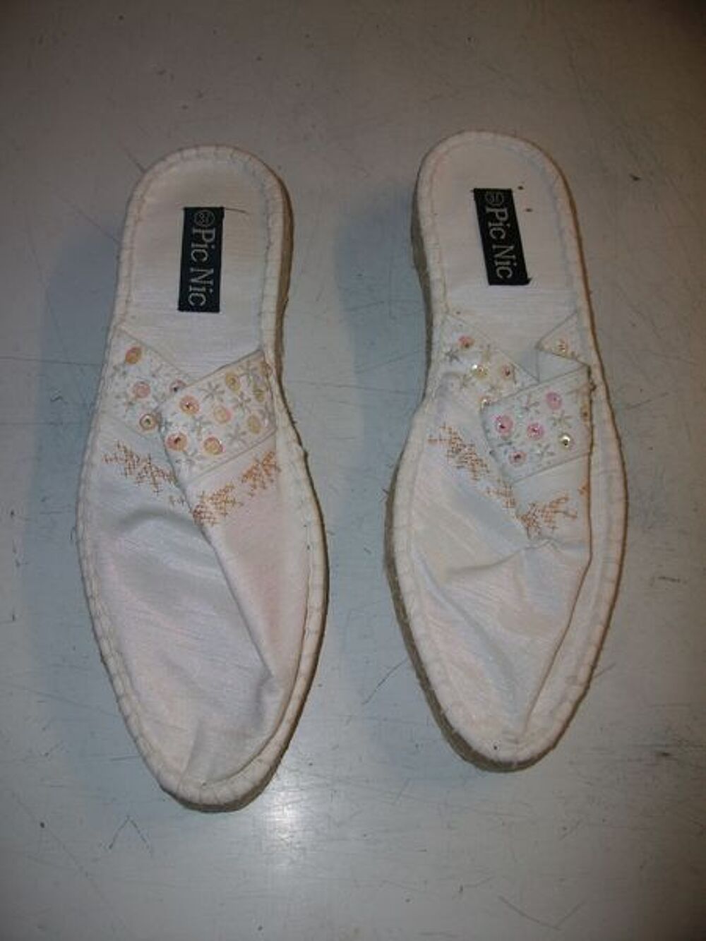 Mules en espadrilles Cr&egrave;me perl&eacute;s pt 37/38-neuves- &agrave; 4 € Chaussures