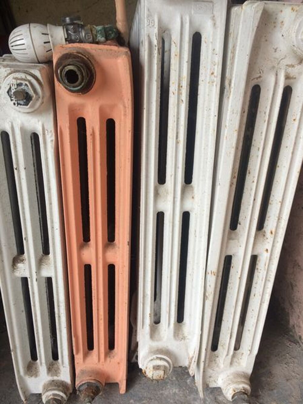 Chaudi&egrave;re,cuve,5 radiateurs en fonte et 1 radiateur sdb Bricolage