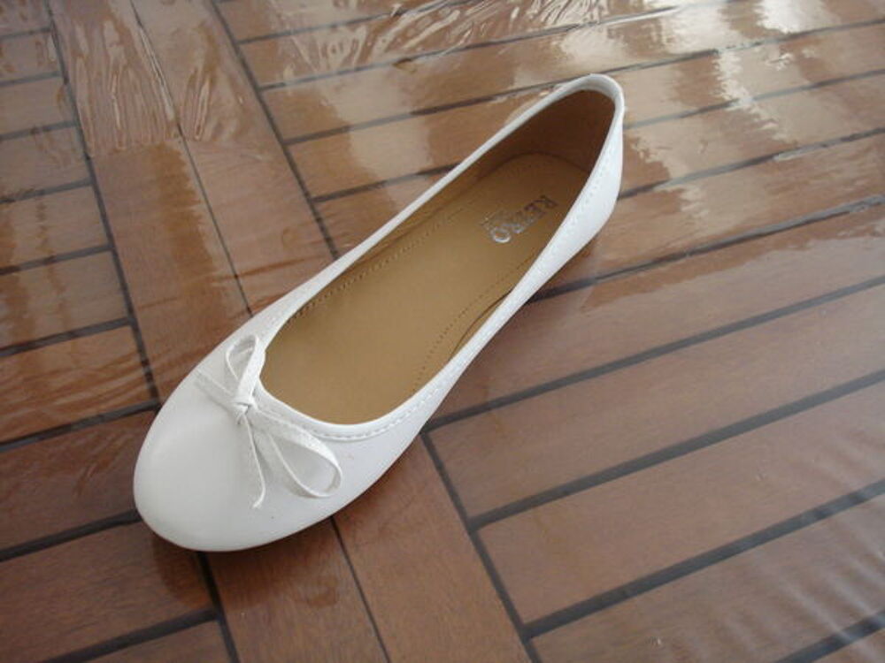 ballerines et tennis femme taille 40 
5 euros la paire Chaussures