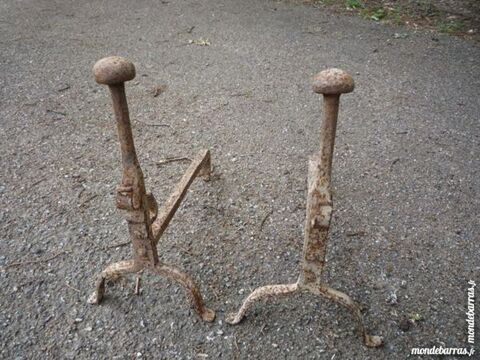 Chenet ancien fer forg� guilloch� /XVIII/chemin�e 30 Castres (81)