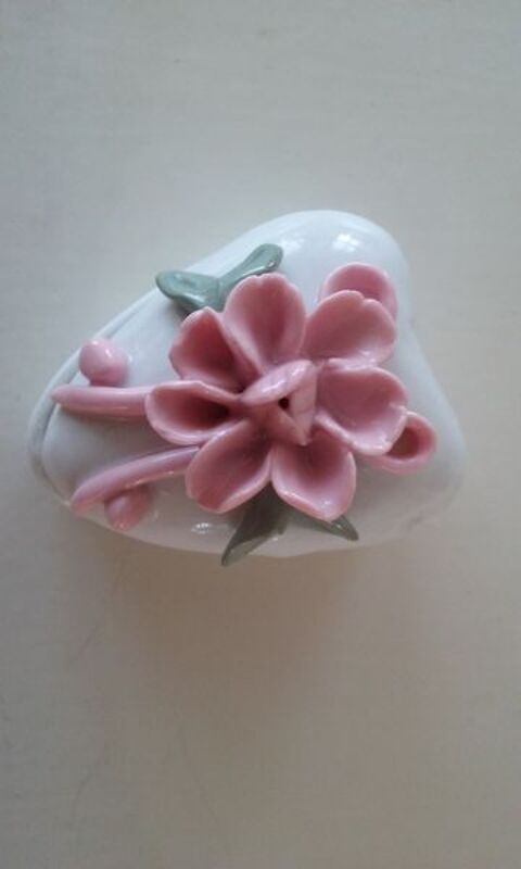 Petite boite  pilules 5 Charenton-le-Pont (94)