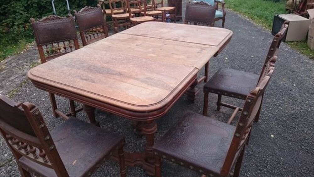 table noyer henri II + chaises Meubles
