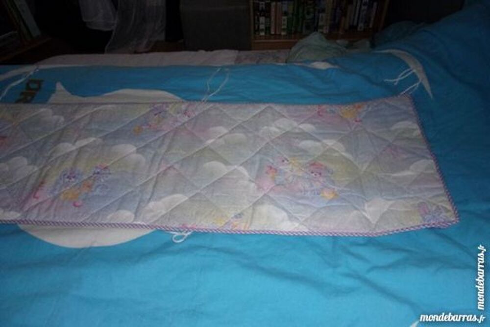 tour de lit+drap b&eacute;b&eacute; Puriculture