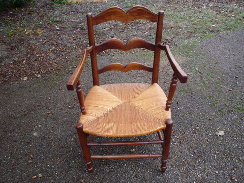 Fauteuil bonne femme Provençal,paillé, XVIII e 285 Castres (81)
