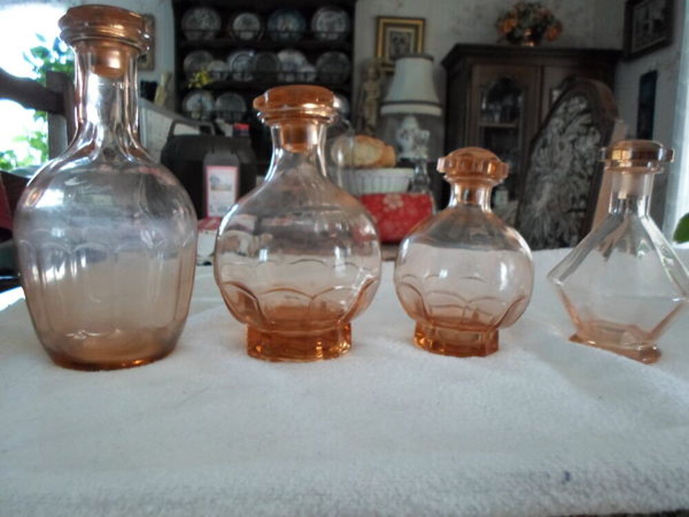 lot de 5 carafe/carafon ancien en verre rose Décoration