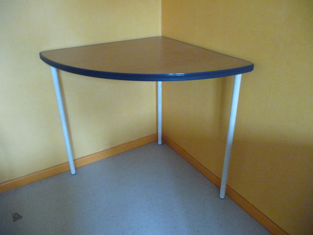 TABLE D'ANGLE Meubles