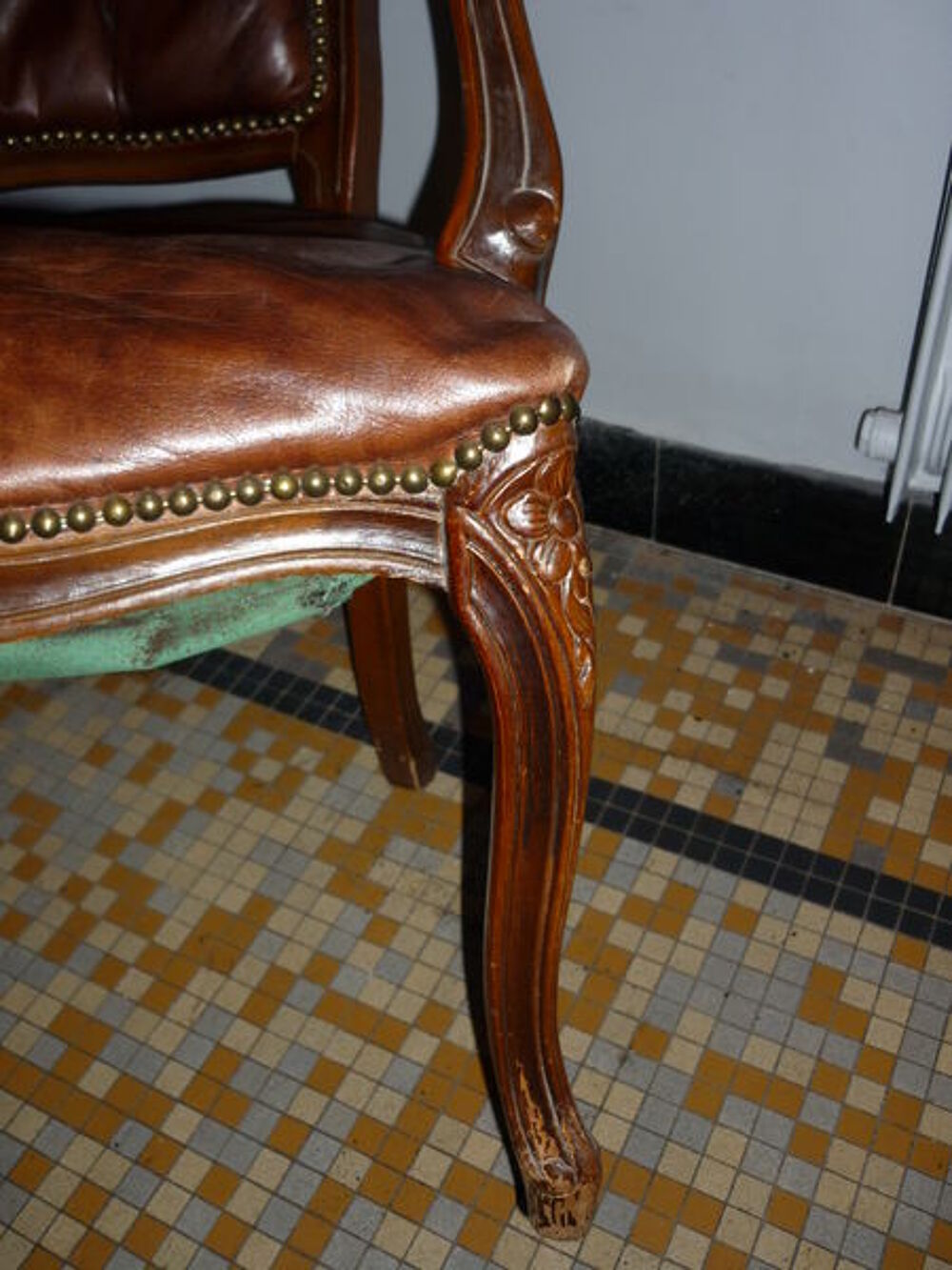 cabriolet ancien STYLE LOUIS XV cuir marron Décoration