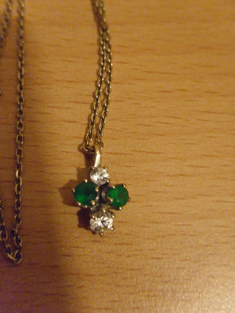 Pendentif 2 Diamants &amp; 2 Agathes vertes, Or blanc Bijoux et montres