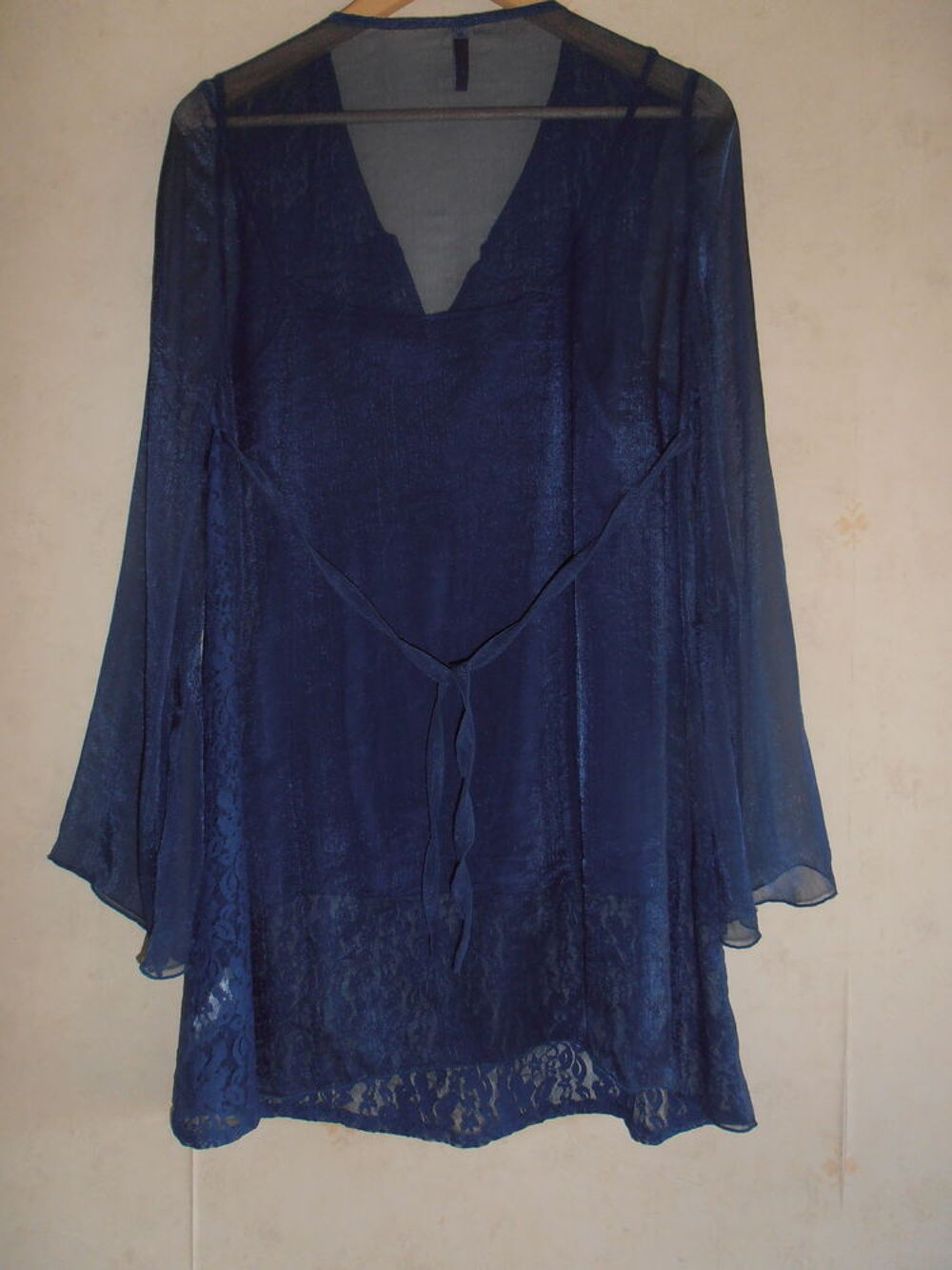 Tunique dentelle + top (80) Vêtements