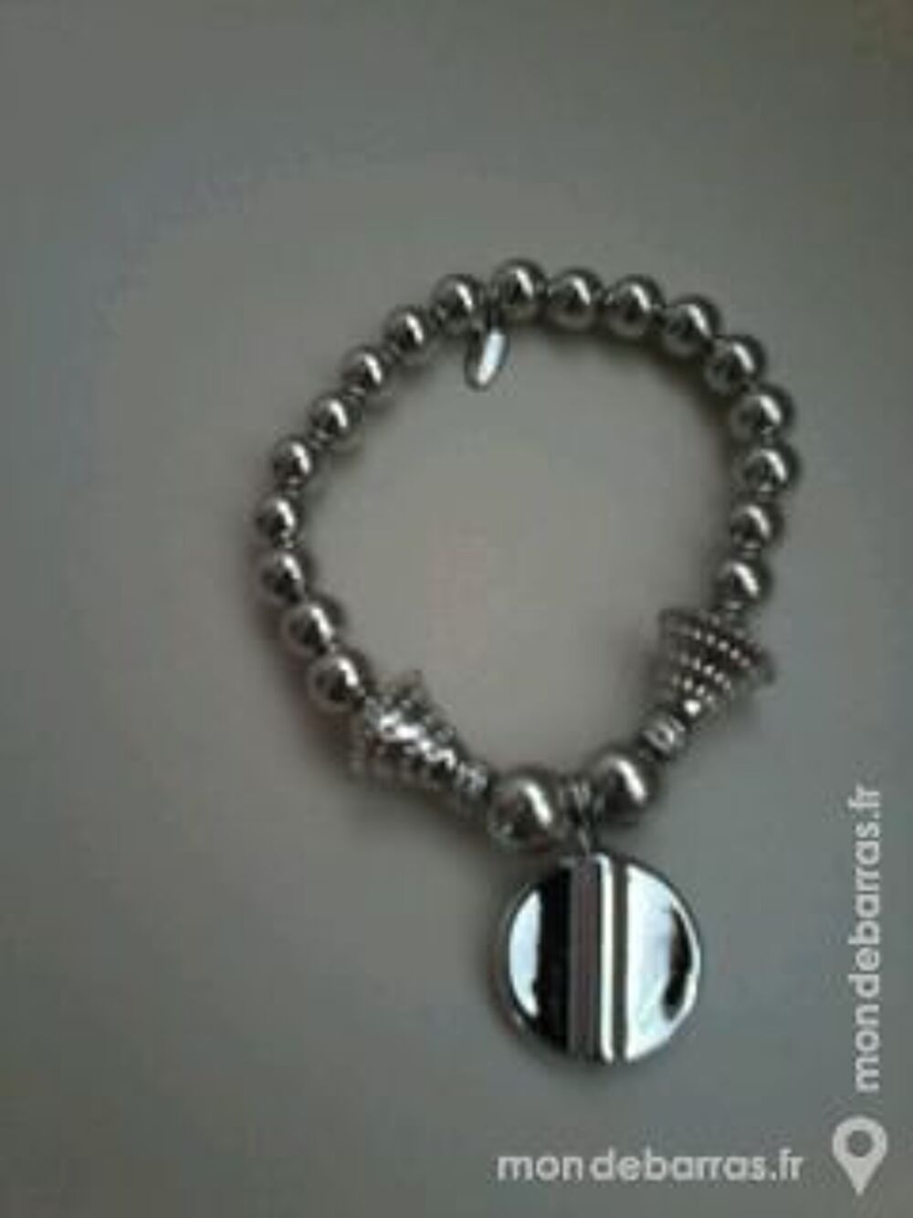 BIJOU FANTAISIE 2 BRACELETS NEUFS motif argent&eacute; Bijoux et montres