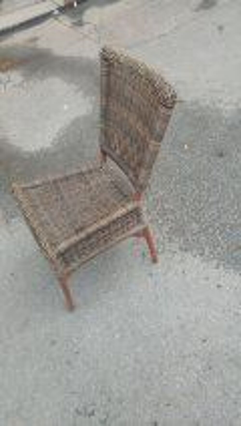 lot de 20 chaises en bois a vendre 10€ piece PARIS 17 Meubles