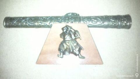 mini sabre sur support 10 Lyon 5 (69)