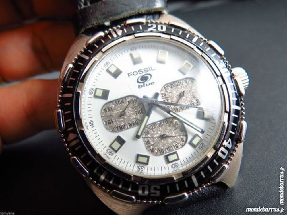 FOSSIL BLUE DAYDATE montre analogique DIV0444 Bijoux et montres